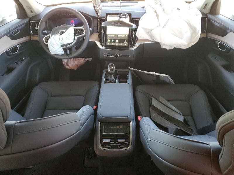 2026 VOLVO XC90 PLUS 8