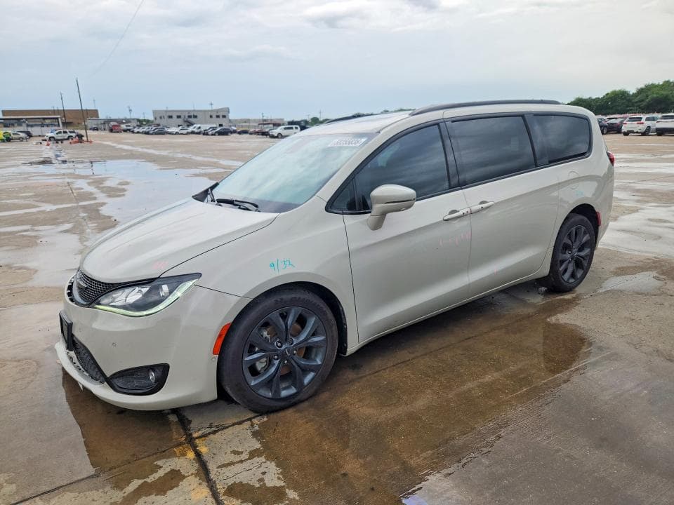 2019 CHRYSLER PACIFICA LIMITED 1