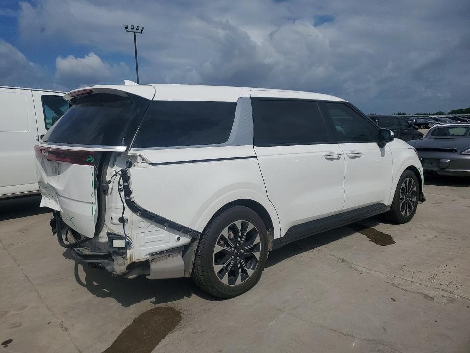 2024 KIA CARNIVAL EX 3