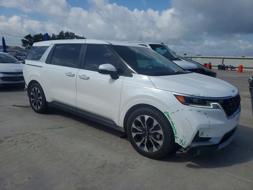 2024 KIA CARNIVAL EX 4