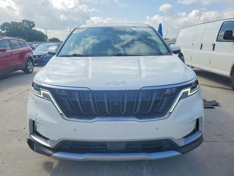 2024 KIA CARNIVAL EX 5