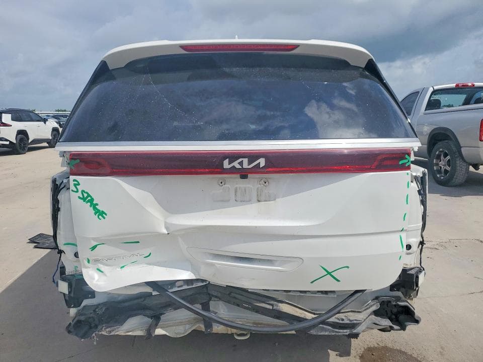 2024 KIA CARNIVAL EX 6