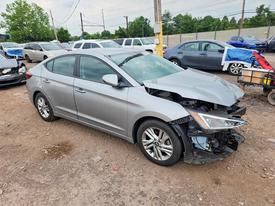 2020 HYUNDAI ELANTRA SEL 4