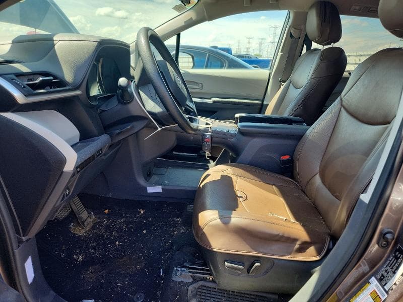 2024 TOYOTA SIENNA LE 7
