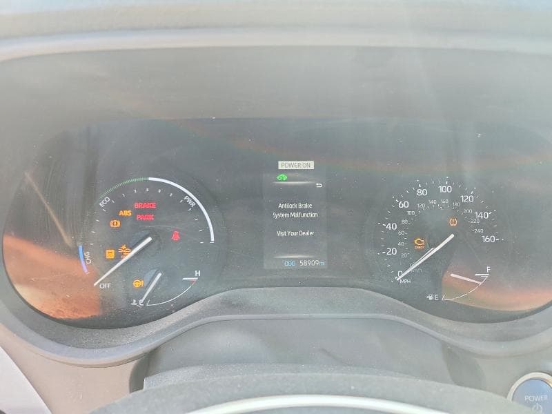 2024 TOYOTA SIENNA LE 9