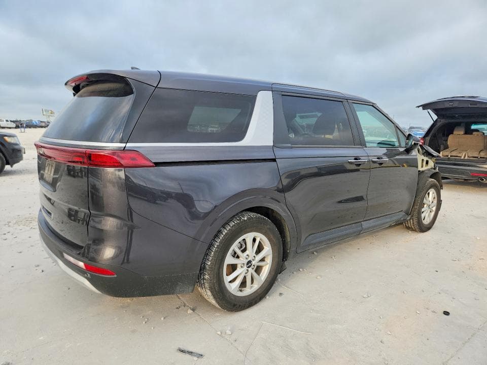 2023 KIA CARNIVAL LX 3