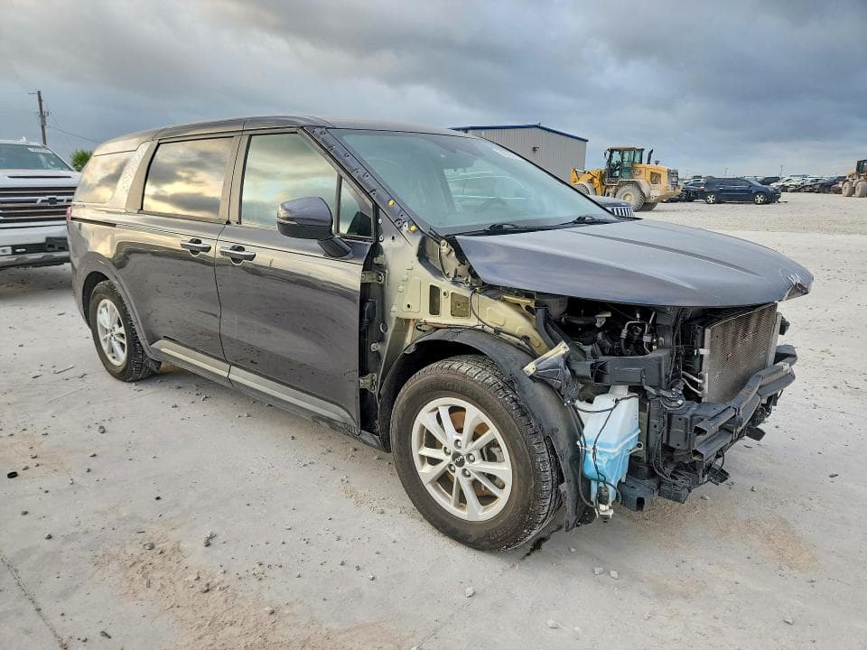 2023 KIA CARNIVAL LX 4