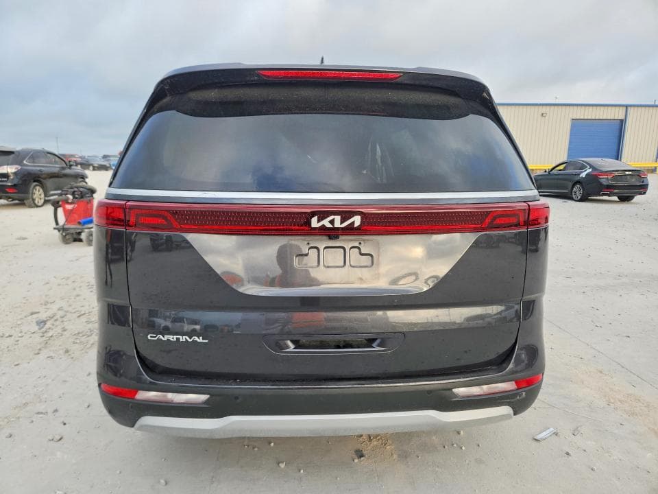2023 KIA CARNIVAL LX 6