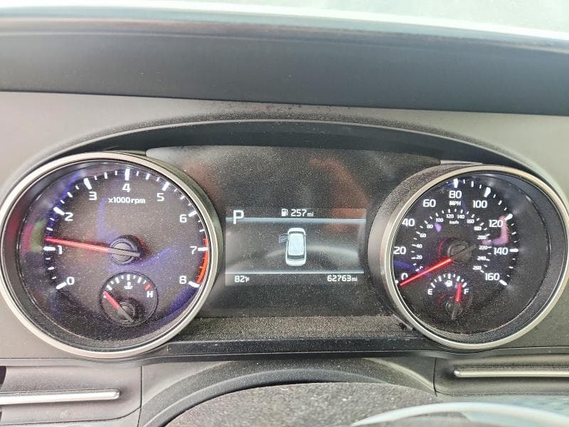 2023 KIA CARNIVAL LX 9