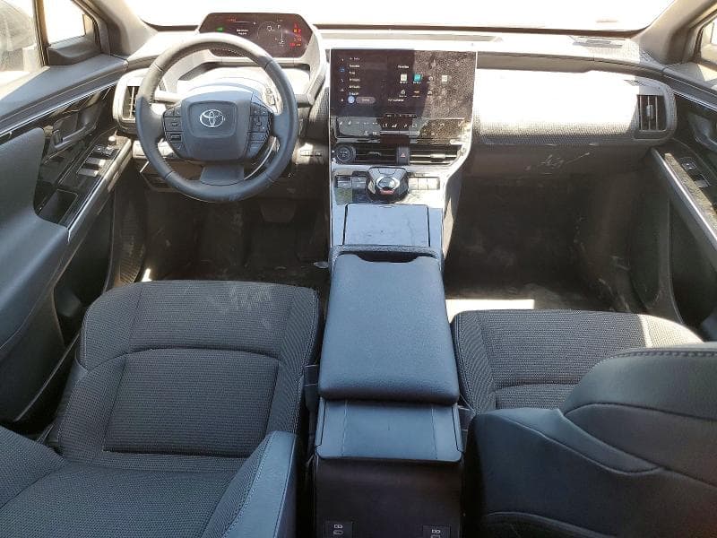 2023 TOYOTA BZ4X XLE 8