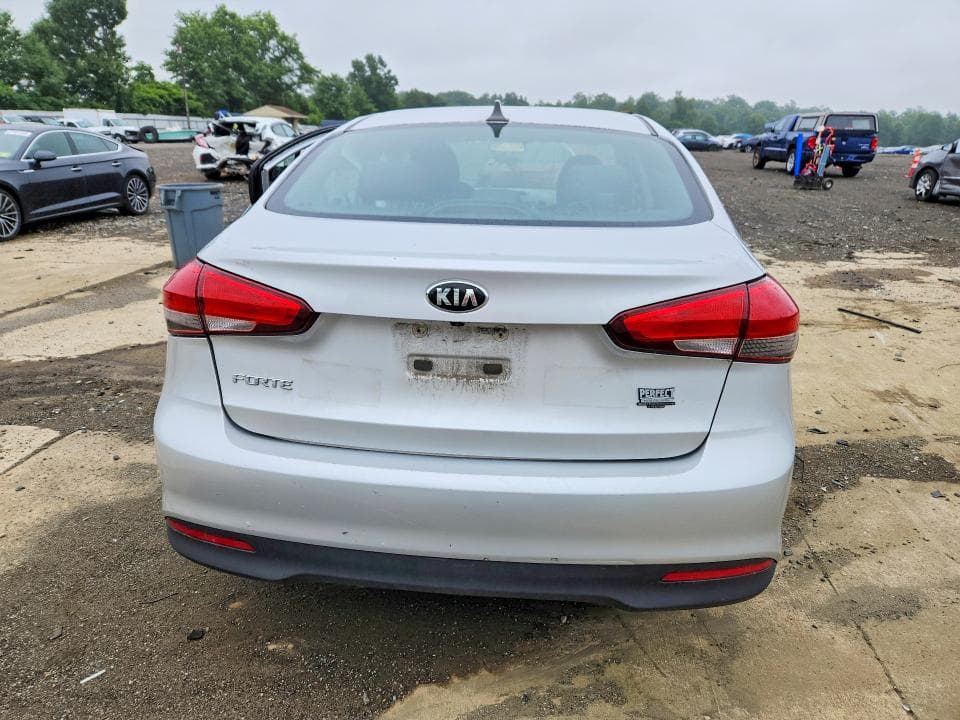 2017 KIA FORTE LX 6