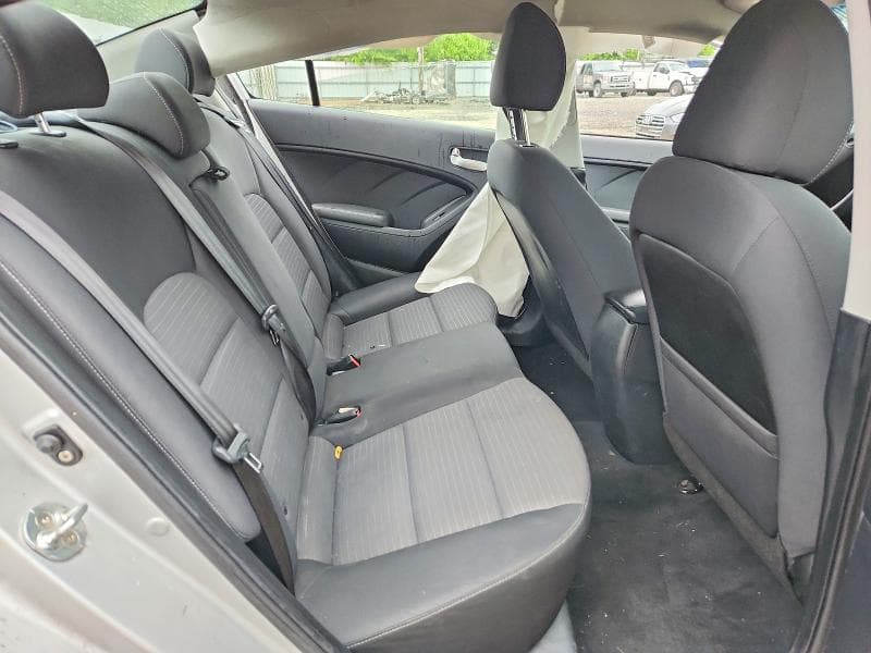 2017 KIA FORTE LX 10