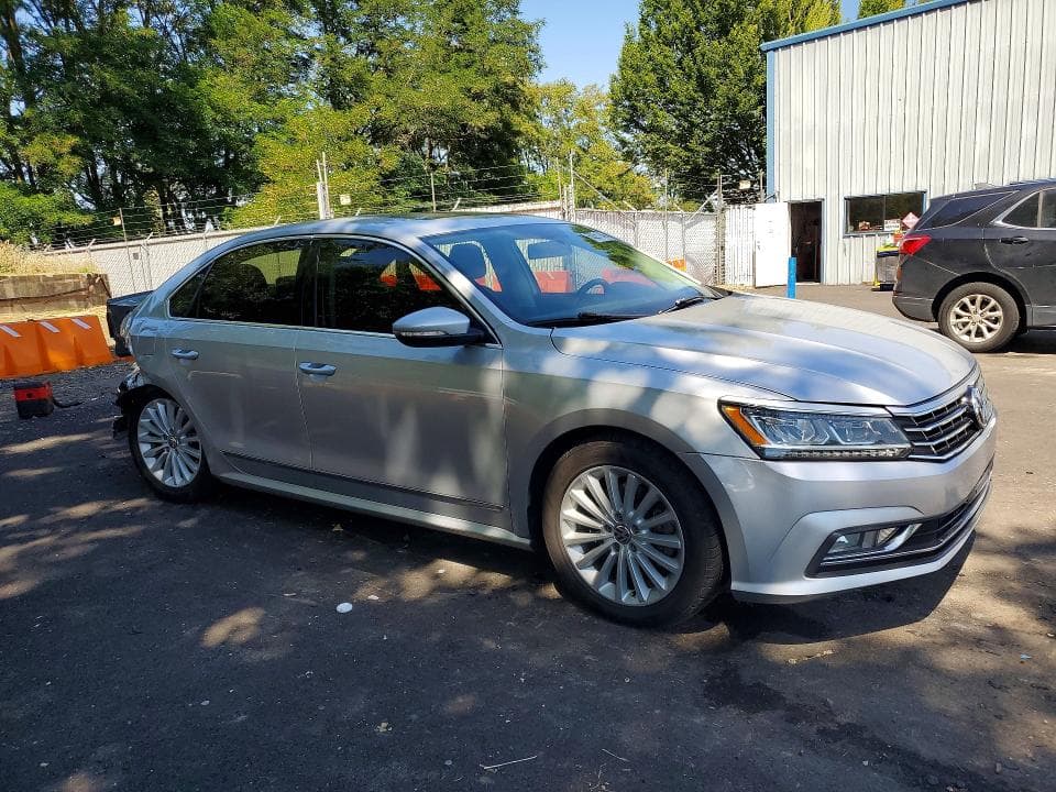 2017 VOLKSWAGEN PASSAT SE SE 4