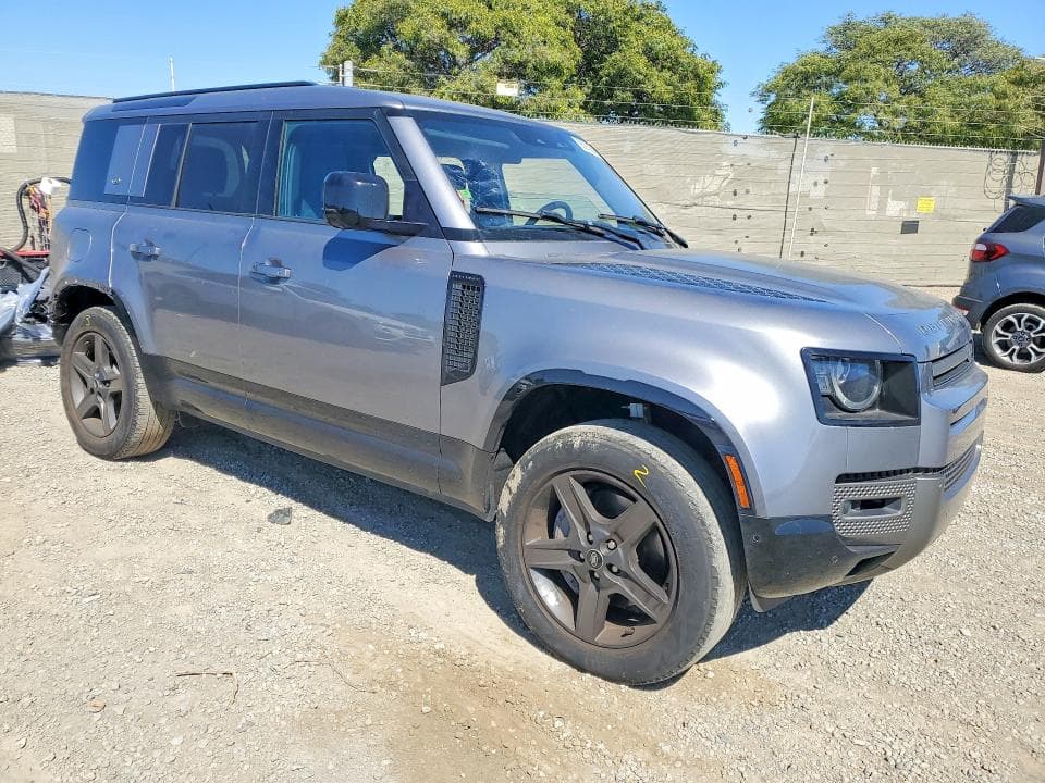 2022 LAND ROVER DEFENDER 110 X-DYNAMIC SE 4