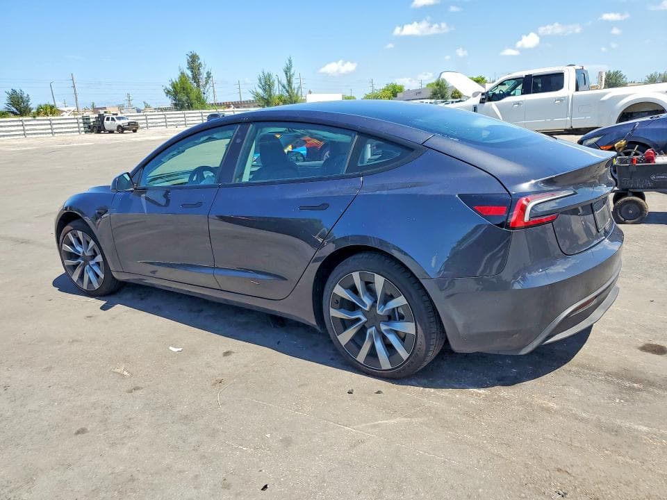 2026 TESLA MODEL 3 2