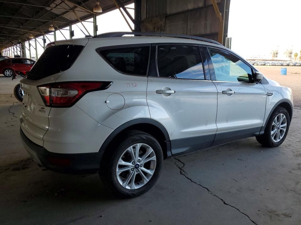 2017 FORD ESCAPE SE 3