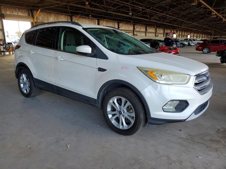 2017 FORD ESCAPE SE 4