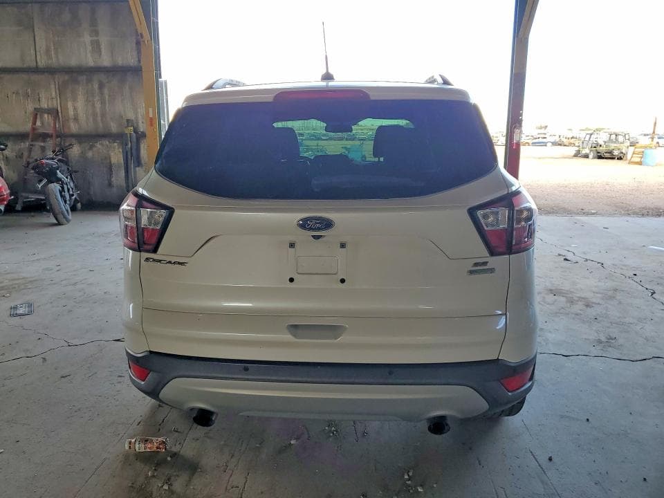 2017 FORD ESCAPE SE 6