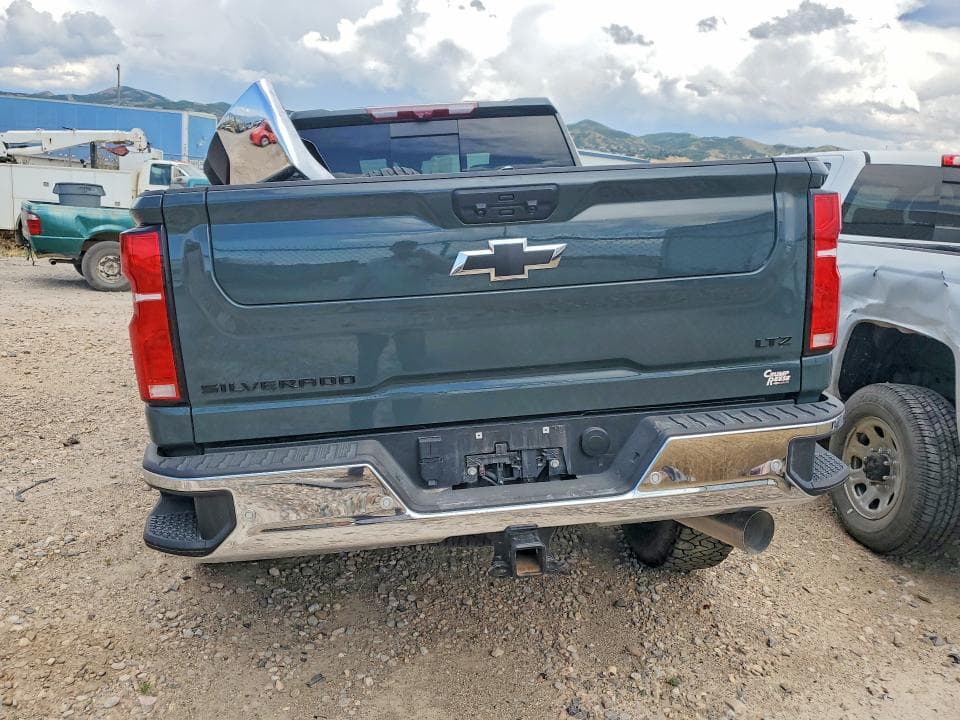 2025 CHEVROLET SILVERADO K3500 LTZ 6