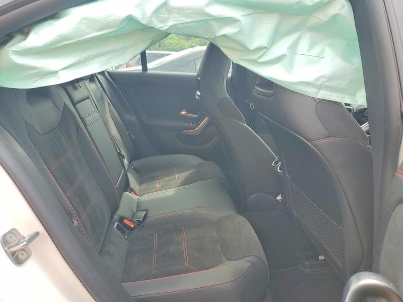 2025 MERCEDES-BENZ CLA 250 4MATIC 10