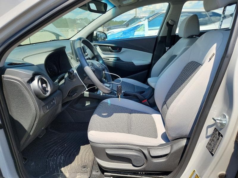 2023 HYUNDAI KONA SE SE 7