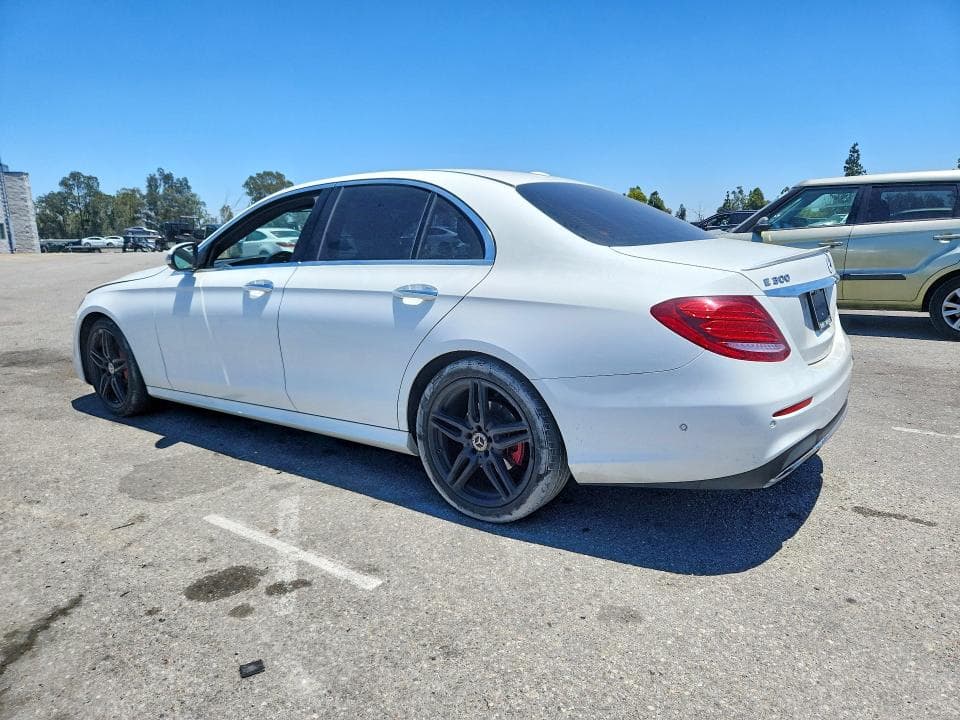2018 MERCEDES-BENZ E 300 2