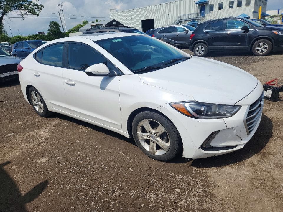 2017 HYUNDAI ELANTRA SE SE 4