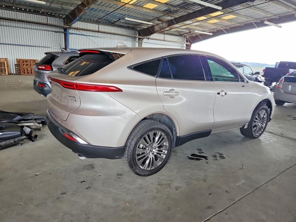 2022 TOYOTA VENZA LIMITED 3