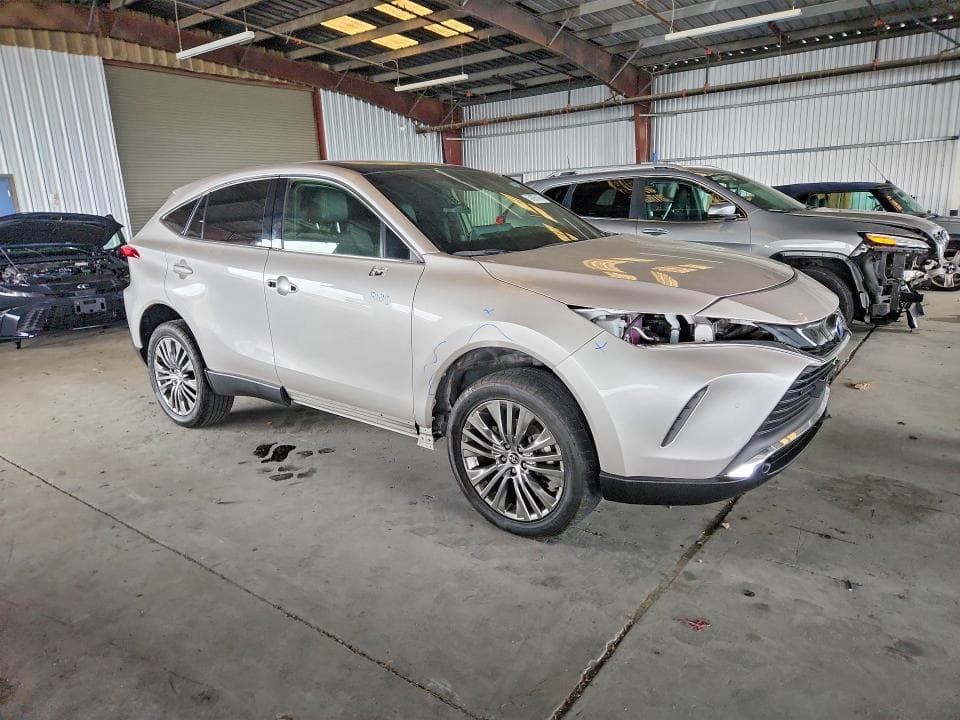 2022 TOYOTA VENZA LIMITED 4