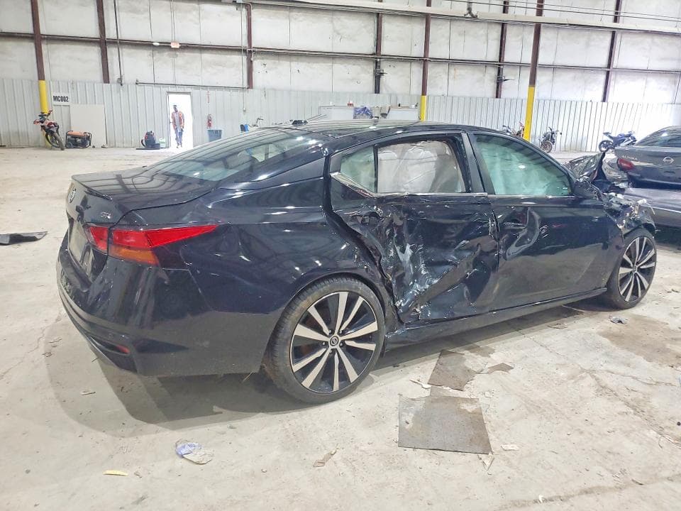 2021 NISSAN ALTIMA SR 3
