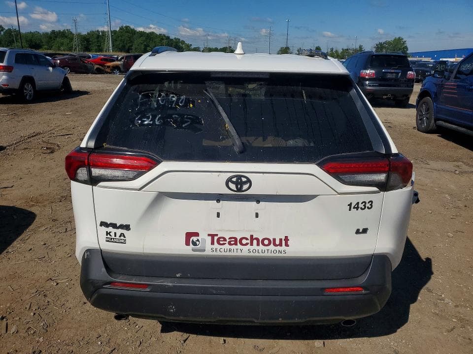 2019 TOYOTA RAV4 LE LE 6