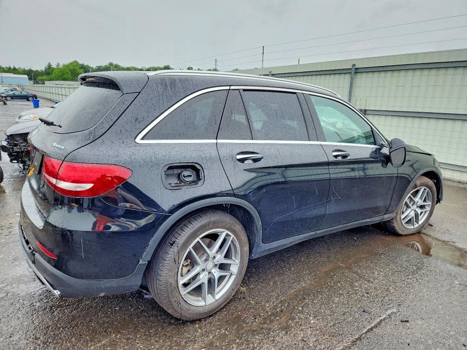 2017 MERCEDES-BENZ GLC 300 4MATIC 3