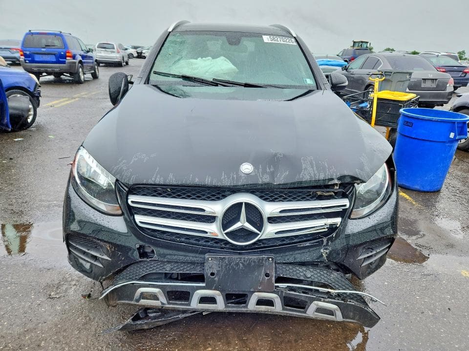 2017 MERCEDES-BENZ GLC 300 4MATIC 5