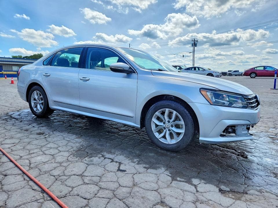 2016 VOLKSWAGEN PASSAT S 4