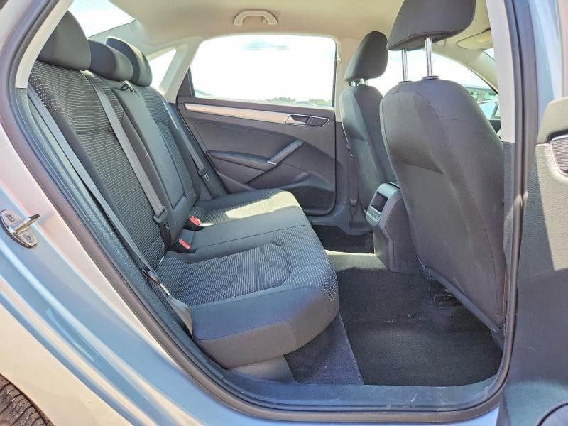 2016 VOLKSWAGEN PASSAT S 10