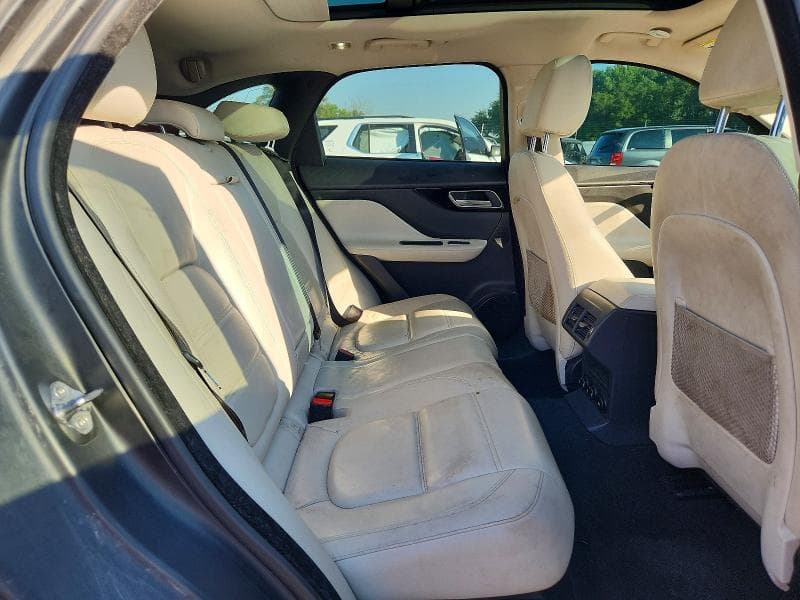 2017 JAGUAR F-PACE PRESTIGE 10