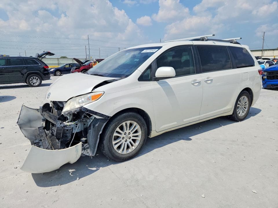 2017 TOYOTA SIENNA XLE 8-PASSENGER XLE 8-PASSENGER - 1
