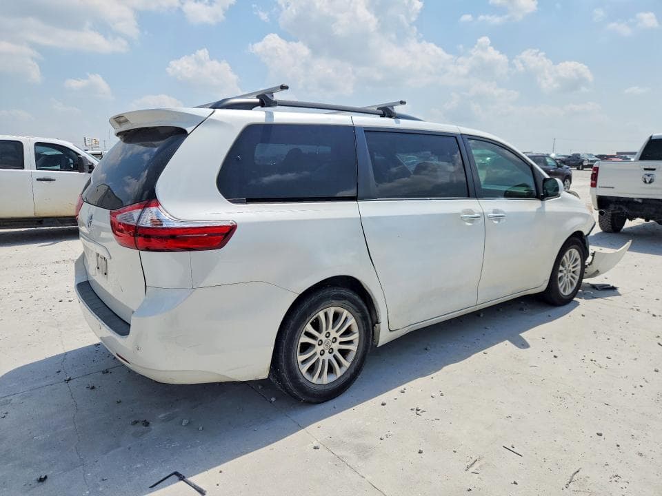 2017 TOYOTA SIENNA XLE 8-PASSENGER XLE 8-PASSENGER 3