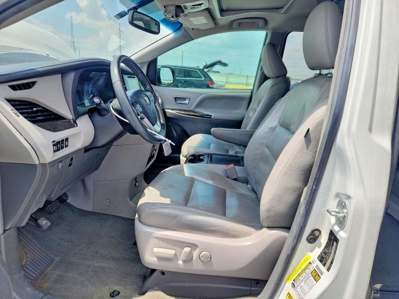 2017 TOYOTA SIENNA XLE 8-PASSENGER XLE 8-PASSENGER 7