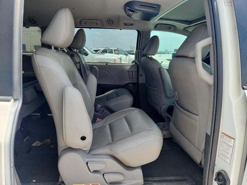 2017 TOYOTA SIENNA XLE 8-PASSENGER XLE 8-PASSENGER 10