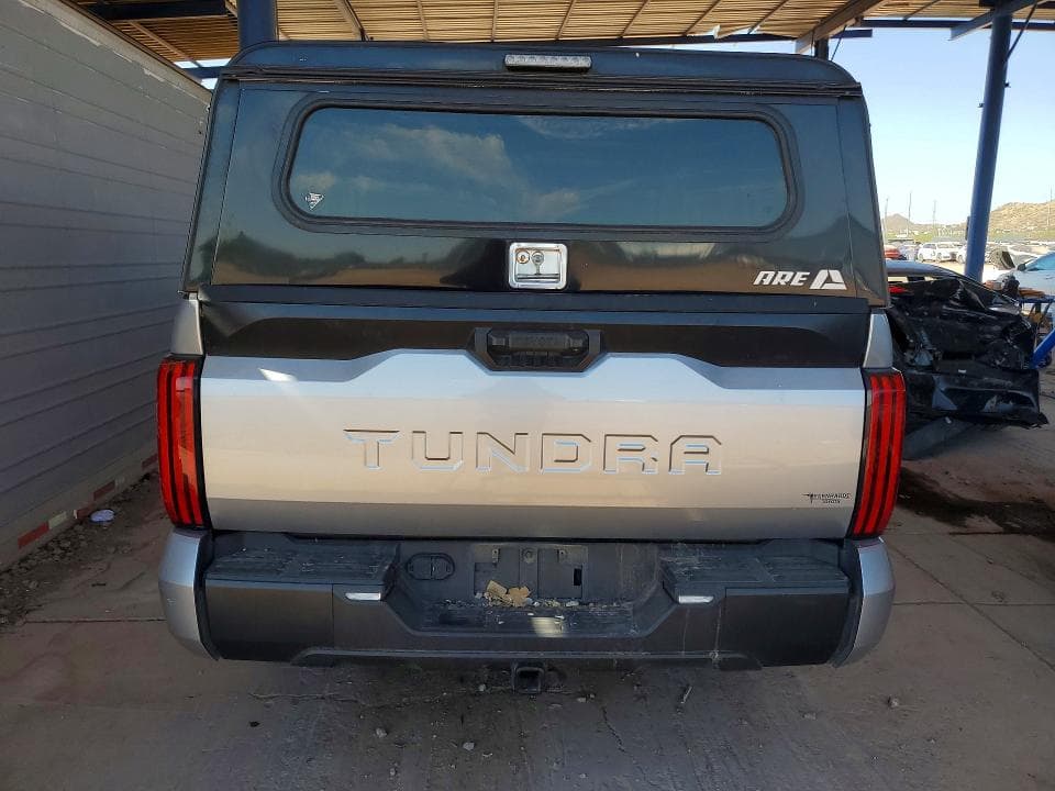 2024 TOYOTA TUNDRA SR 6