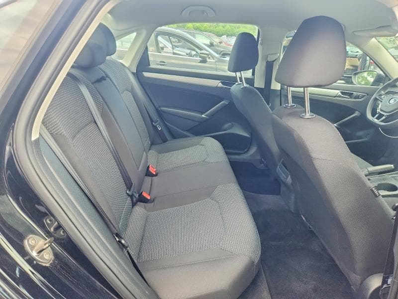 2016 VOLKSWAGEN PASSAT S 10