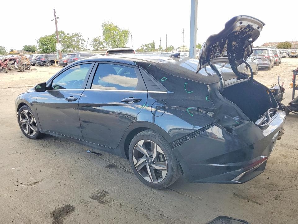 2022 HYUNDAI ELANTRA SE 4D SEDAN 2