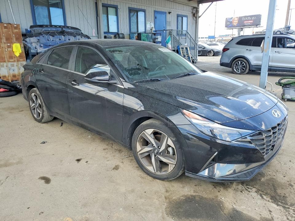 2022 HYUNDAI ELANTRA SE 4D SEDAN 4