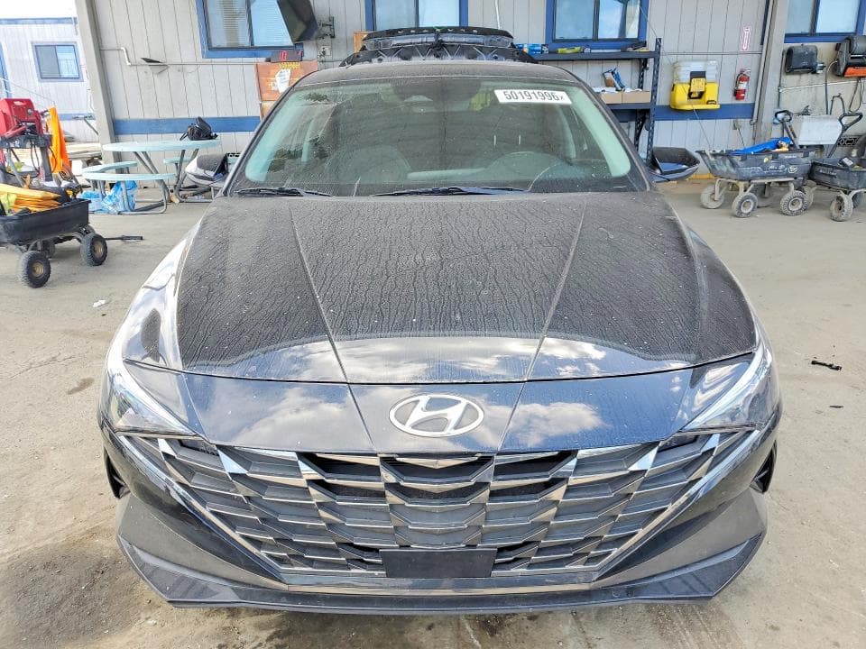 2022 HYUNDAI ELANTRA SE 4D SEDAN 5