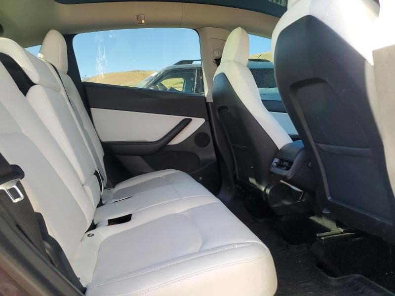 2021 TESLA MODEL Y 10