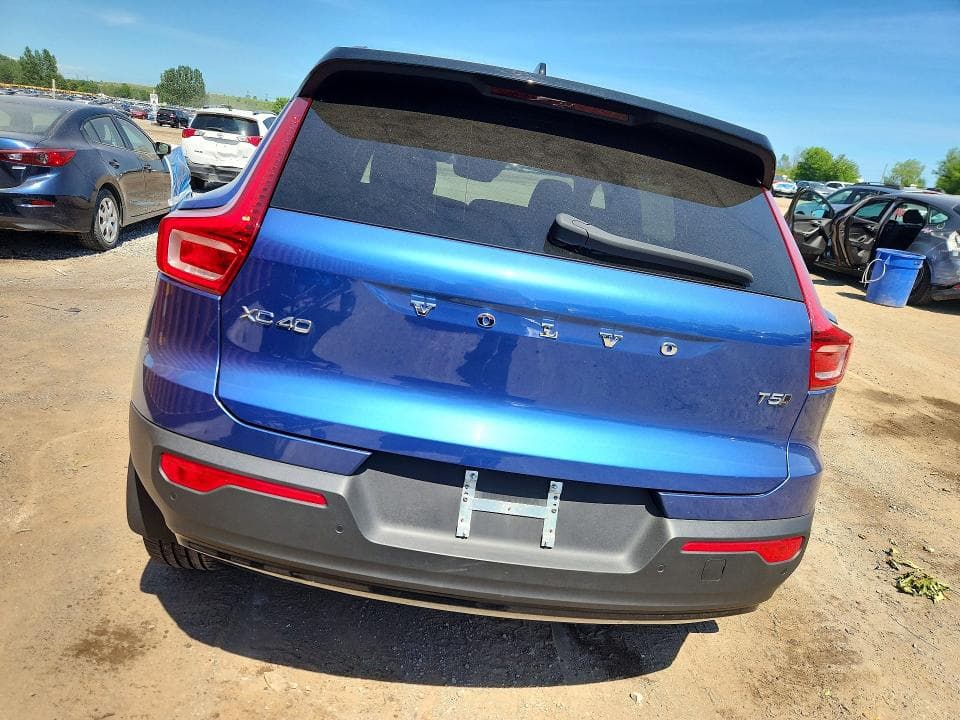 2021 VOLVO XC40 T5 R-DESIGN 6
