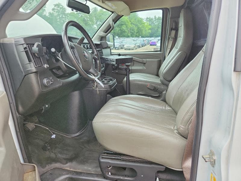 2023 GMC SAVANA G2500 G2500 7