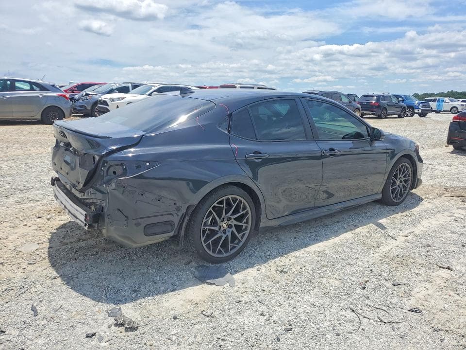 2025 TOYOTA CAMRY SE 3