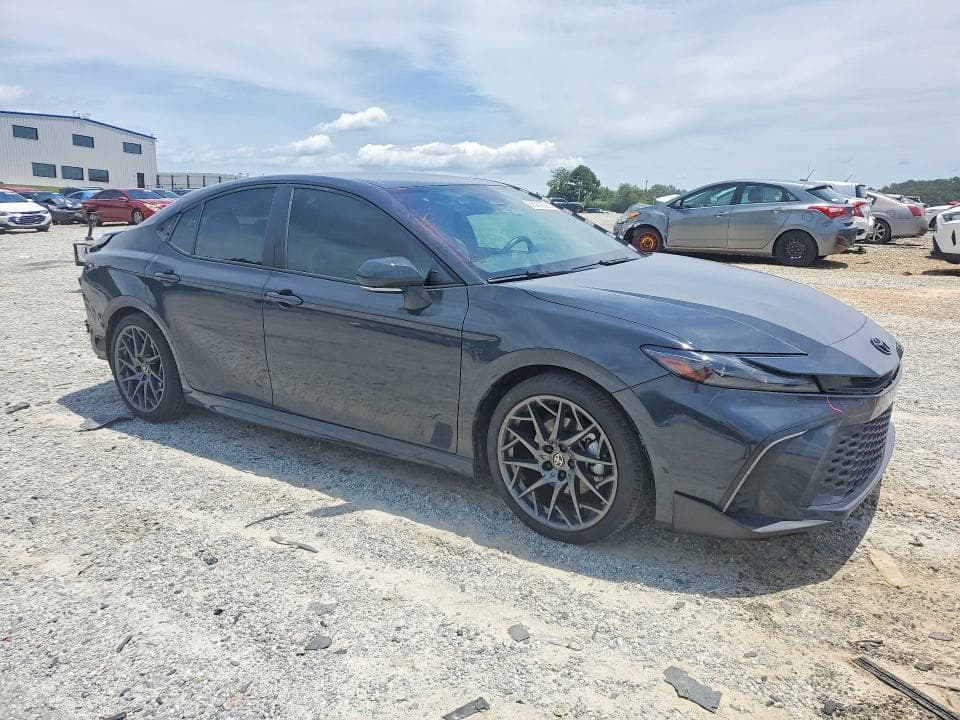 2025 TOYOTA CAMRY SE 4